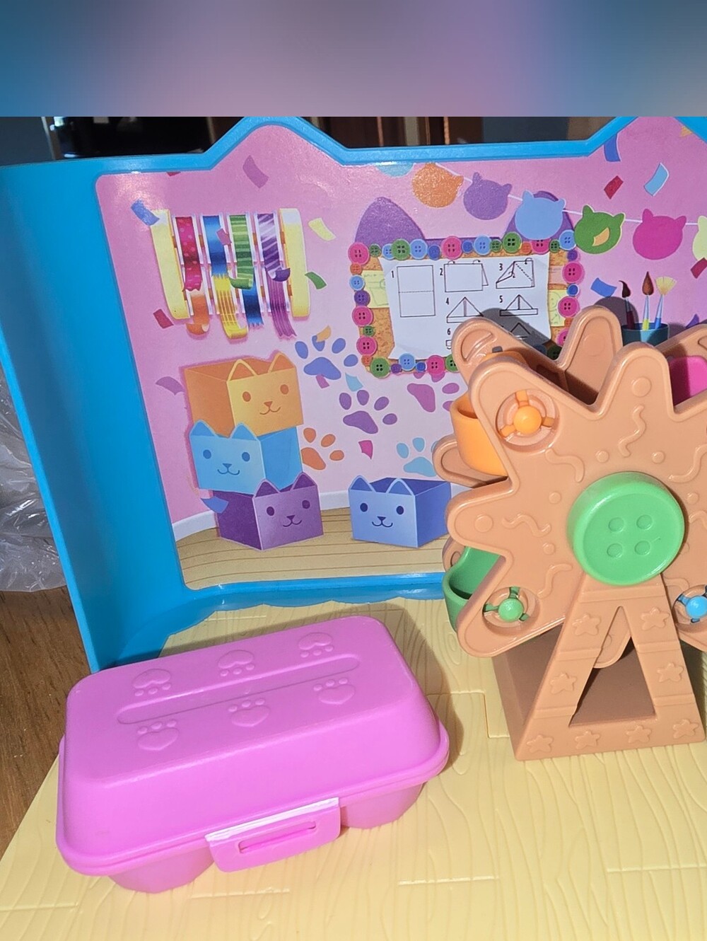 Gabby's Dollhouse Baby Box Craft-A-Riffic Room - EUC - Ferris Wheel & Nuggets